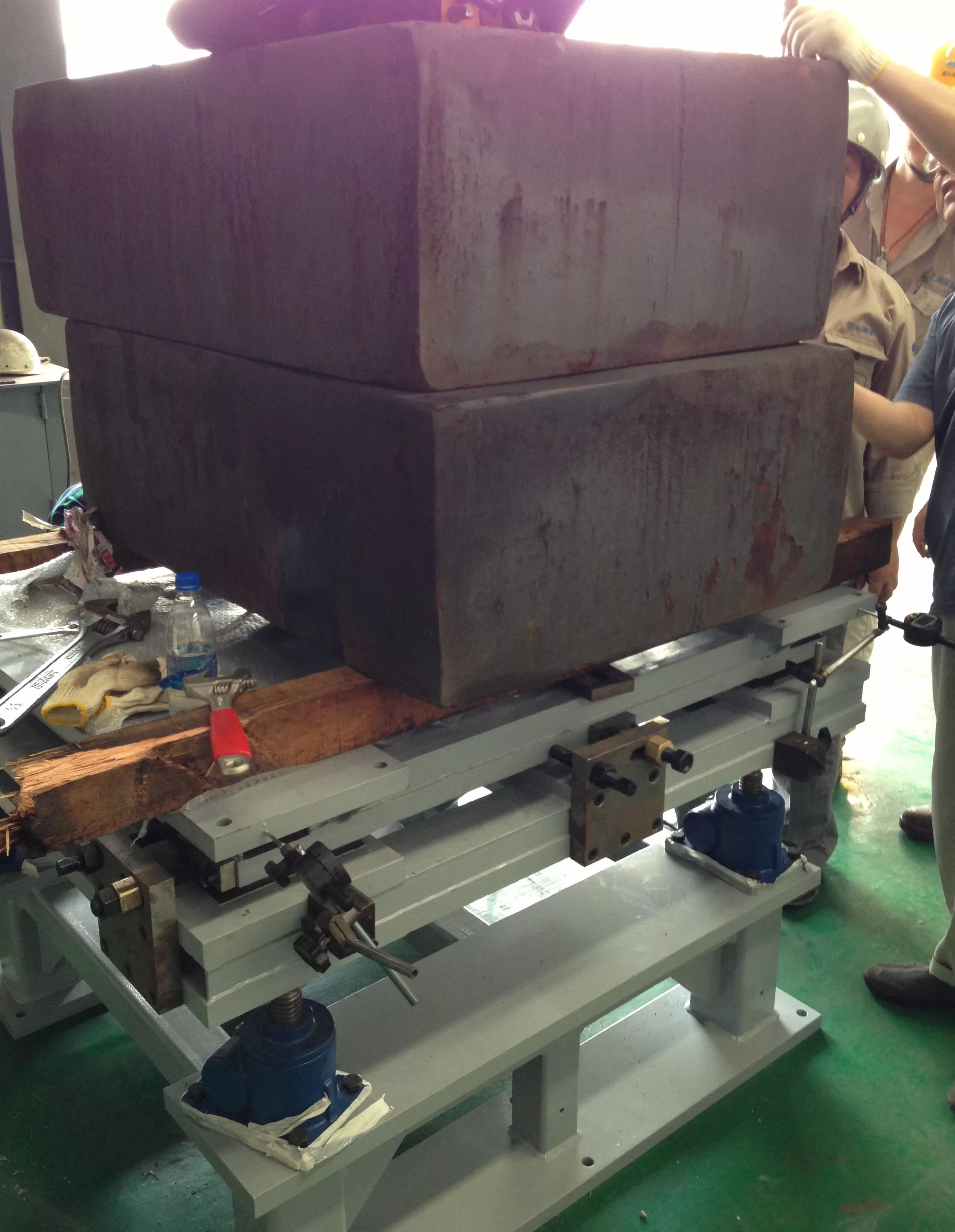 20吨冶金炉稳定平移工作基面